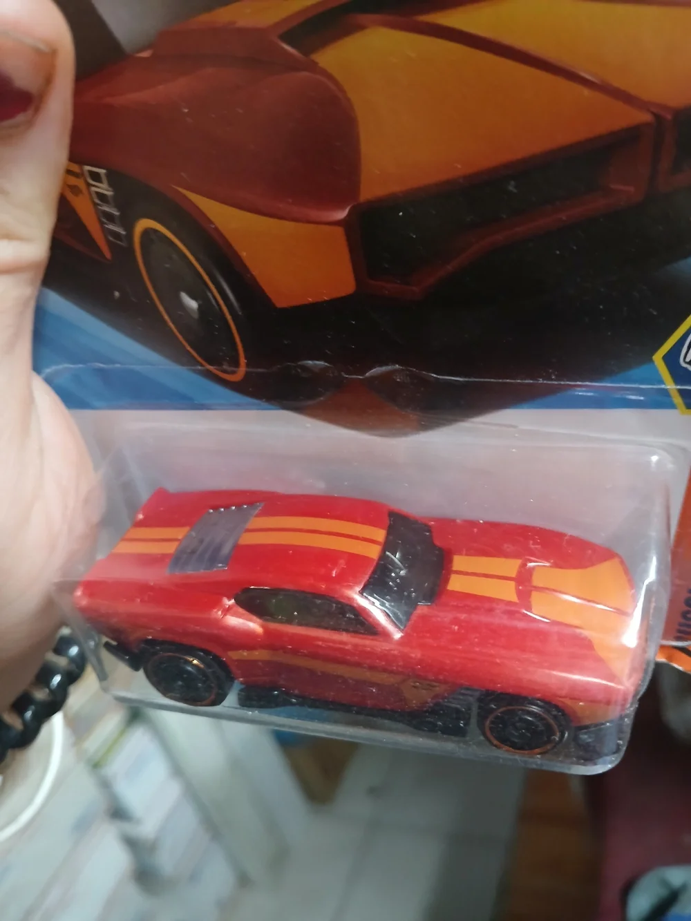 Hot Wheels Ravenger S/T is a 1:64 scale die-cast muscle car featured in the Musc